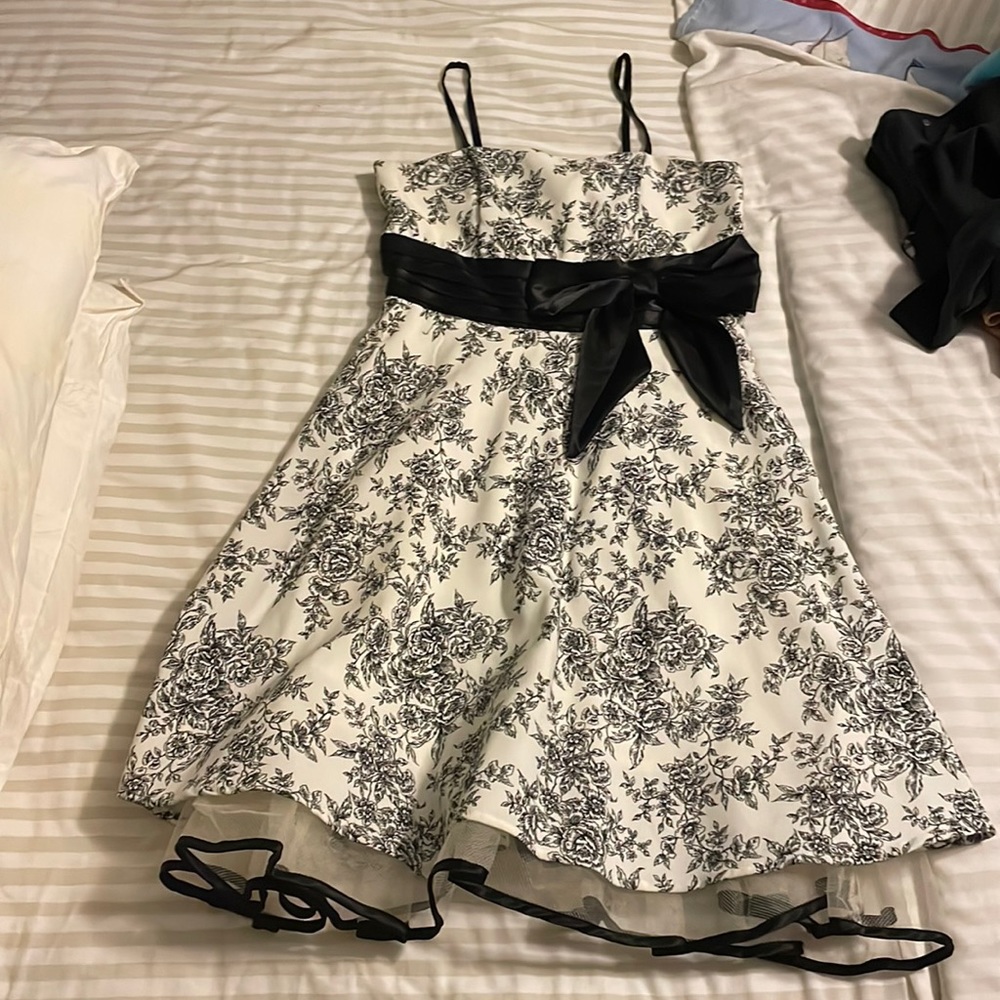 Black and White B. Darlin flower detailed spaghetti strapped dress with a bow